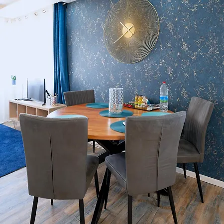 La Bonbonniere By Leslodgespa Apartment *